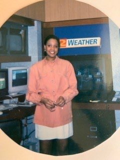 rshelbyTV's tweet image. After 32 years at KATU, I’ll be retiring this May.
These photos? 1988 — my very first year in the news business, a rookie producer. The second is 1993 — my first year at KATU. 
We’ve seen a lot of crazy weather together. It’s been an honor. Thanks for your trust. Grateful.