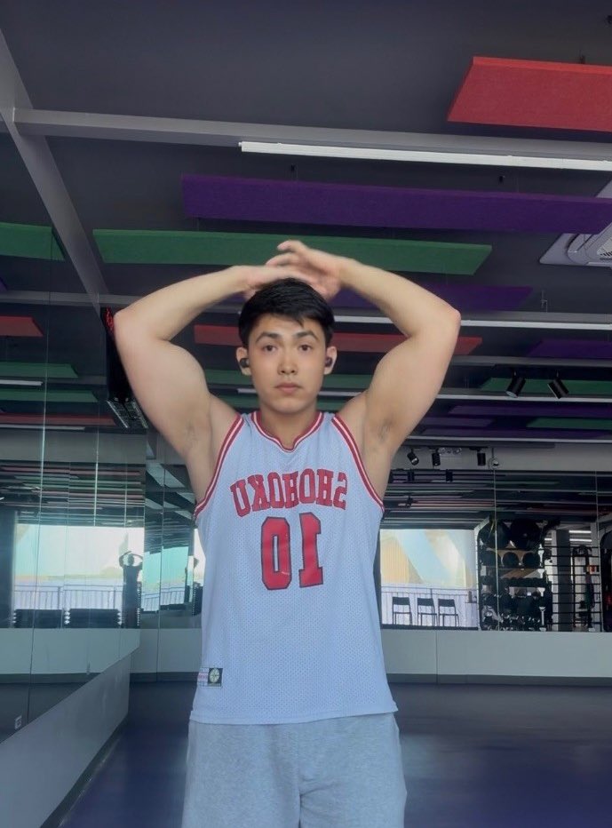 1996
HCM and HN
1m78
74kg
17cm
🇻🇳
🚩
🏳️‍🌈