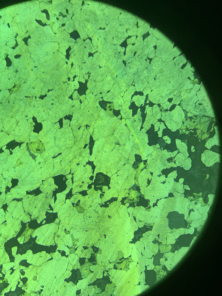 Moi qui poursuis deux lièvres à la fois 😬

#Couture_et_ingénierie