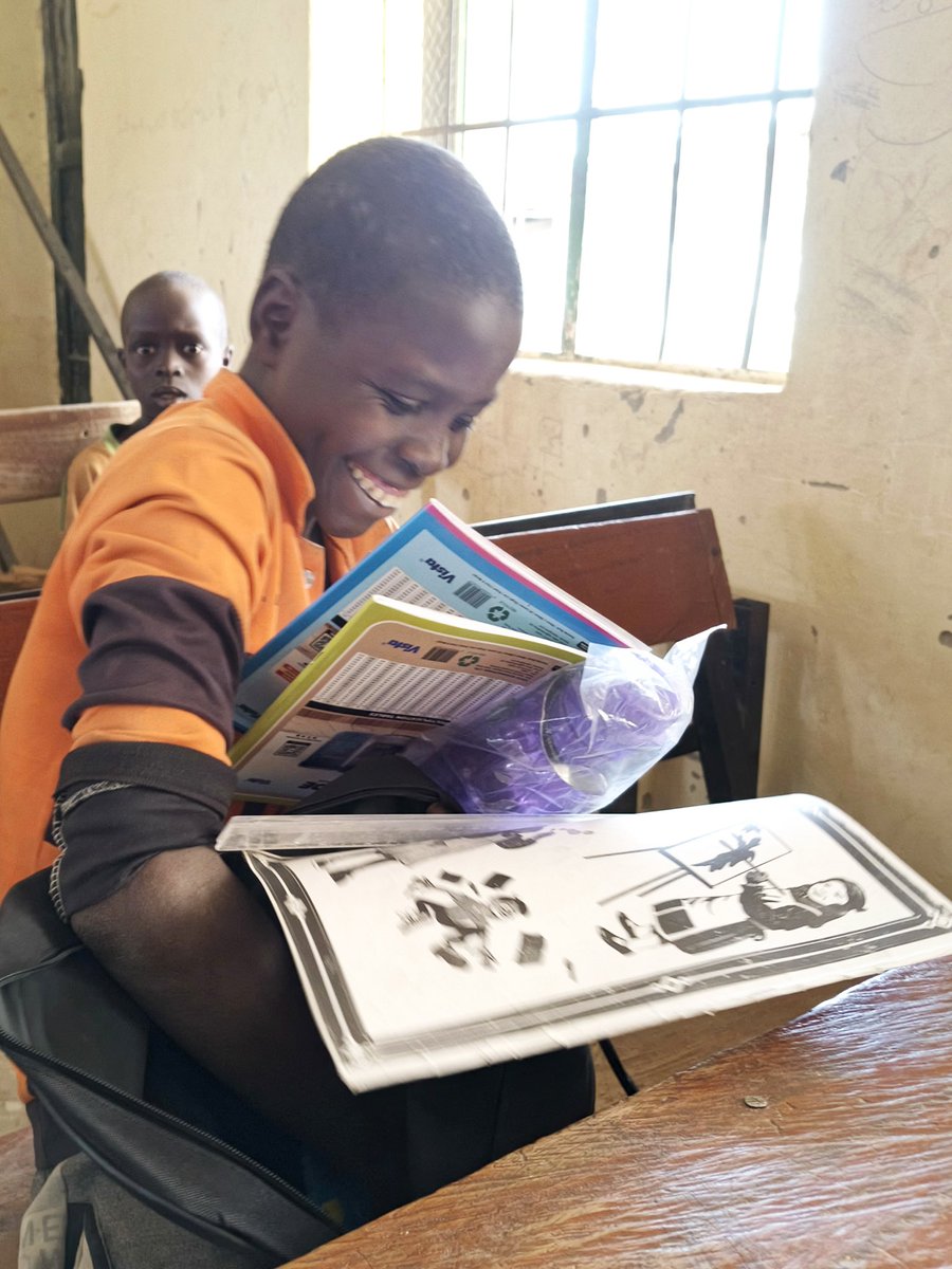 GSF_Nigeria's tweet image. Under the ongoing Education Cannot Wait (#ECW) funded (MYRP II) in partnership with Norwegian Refugee Council NRC and UNICEF, Grow Strong Foundation GSF have distributed scholastic materials to 832 students and teacher’s kits for learning facilitators in Gadamayo, Guduf, and
