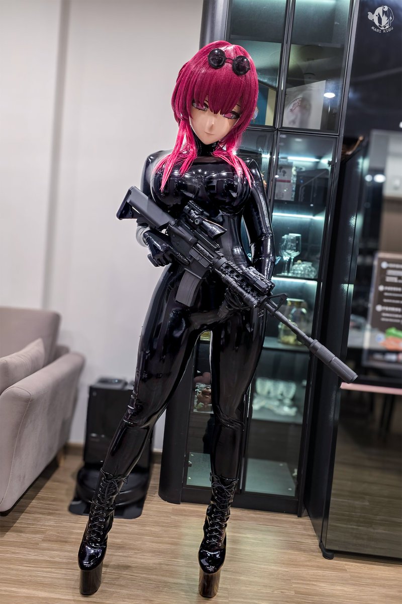 I heard Kafka just joined Fornite's world. What would you feel about a skin like this?

#kigurumi
#latex
#Kafka
#HonkaiStarRail