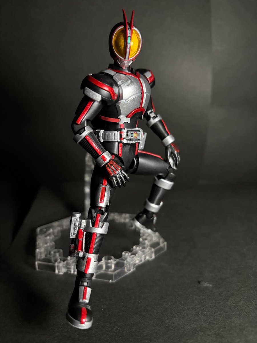 バンダイfigure-rise standard 仮面ライダー555（スプレー缶部分塗装