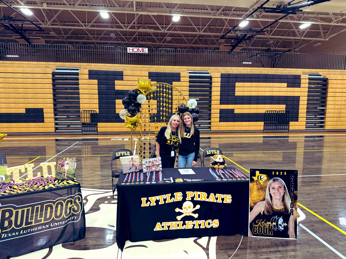 LoriLwilson23's tweet photo. Congrats to Klayre!! TLU here she comes!! @lytleisd https://t.co/FgXr0ZM6df