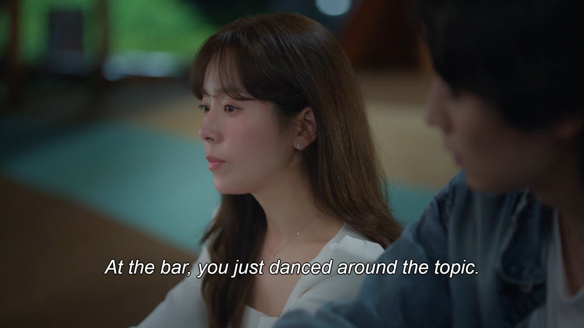 ilchodo's tweet photo. this part is different from the webtoon but i like how uiyeong's little analysis here highlights her quick perception + her practicality/efficiency not just in work but also dating (*literal webtoon title is "efficient dating for singles")

#ThePracticalGuideToLoveEp2 https://t.co/mKSrwIRSnf