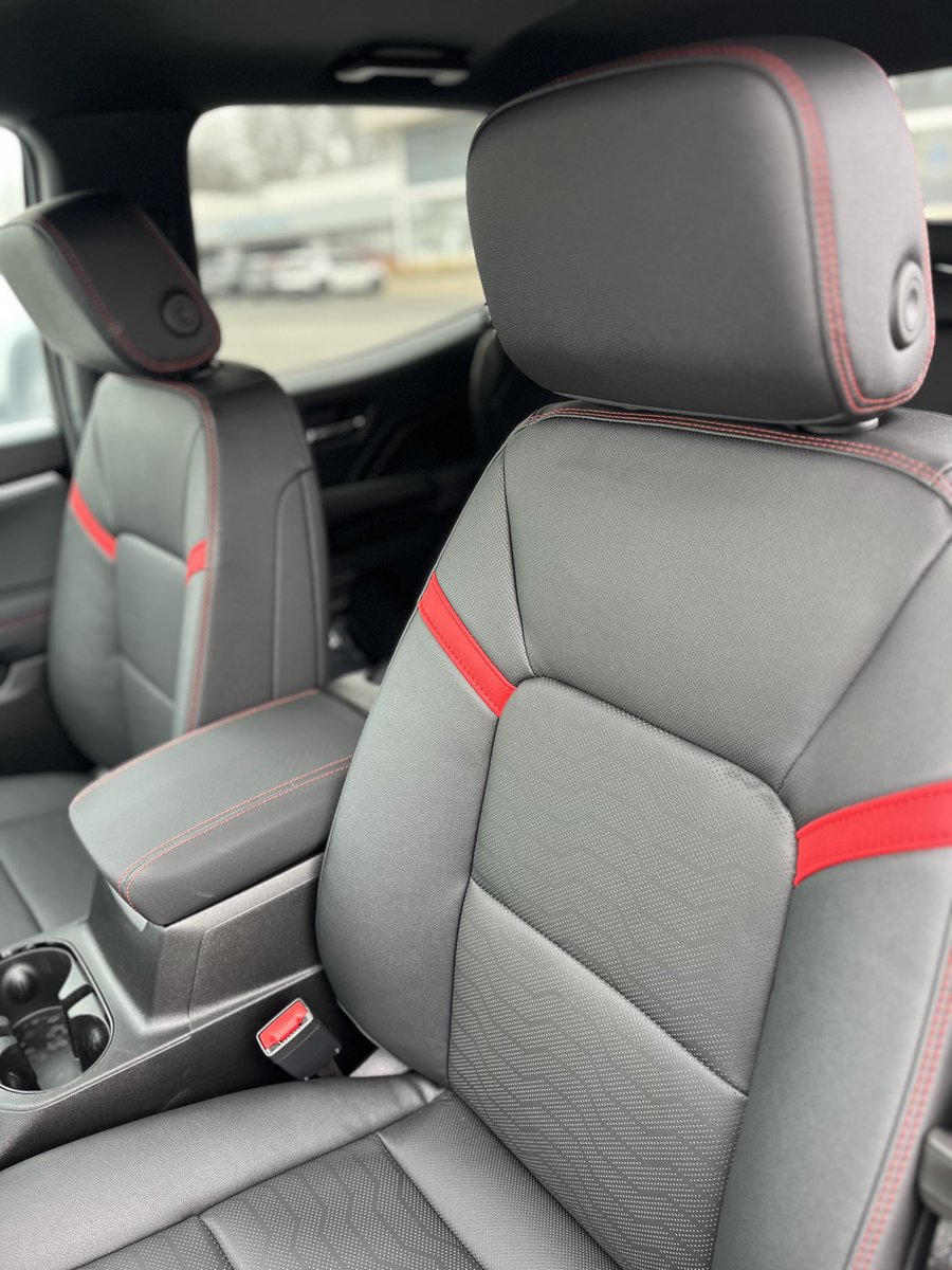 JerrysChevyBalt's tweet photo. The 2026 Chevrolet Colorado is at Jerry’s Chevrolet, and it’s ready to turn your "someday" plans into today’s reality. ☎️443-318-8982 🌐https://t.co/38BKwkHzab  #ChevyColorado #2026Colorado #MidSizeTruck #OffRoadLife https://t.co/m5FamOq889