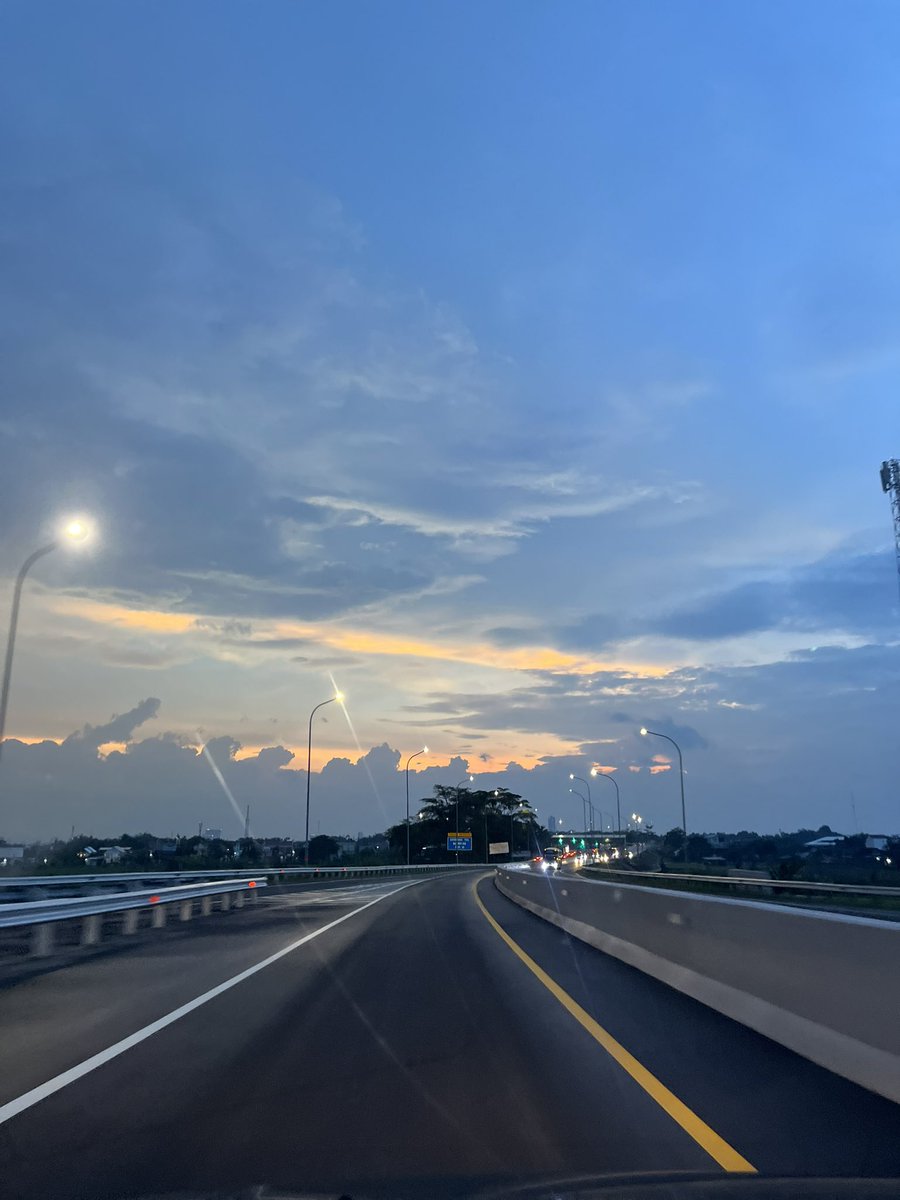 llhshllh's tweet photo. yg dikangenin dari roadtrip ☀️✨ https://t.co/AgctyFrXcN