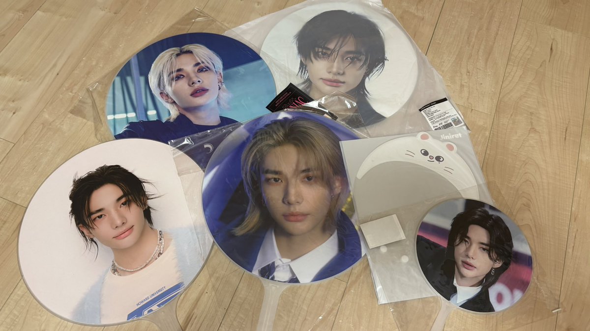 skz_320_hj's tweet photo. straykids スキズ グッズ お譲り

【譲】 ヒョンジン Hyunjin 歴代 うちわ 団扇

【求】 買取

#straykids 
#straykidsグッズ譲 https://t.co/ynqxymAc1c