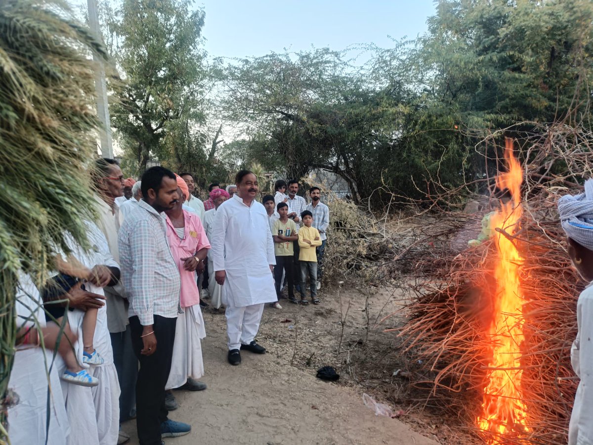 Narayan Singh Dewal (मोदी का परिवार) tweet media