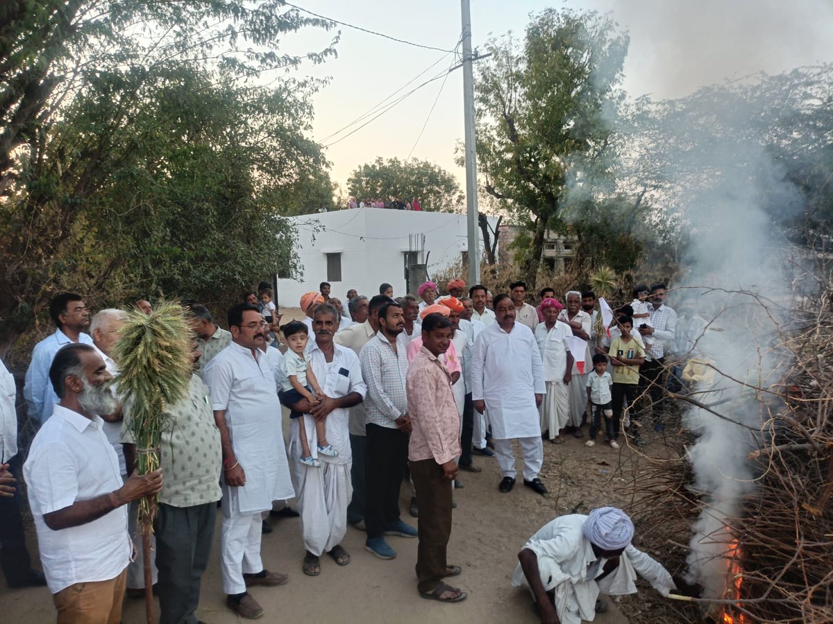 Narayan Singh Dewal (मोदी का परिवार) tweet media