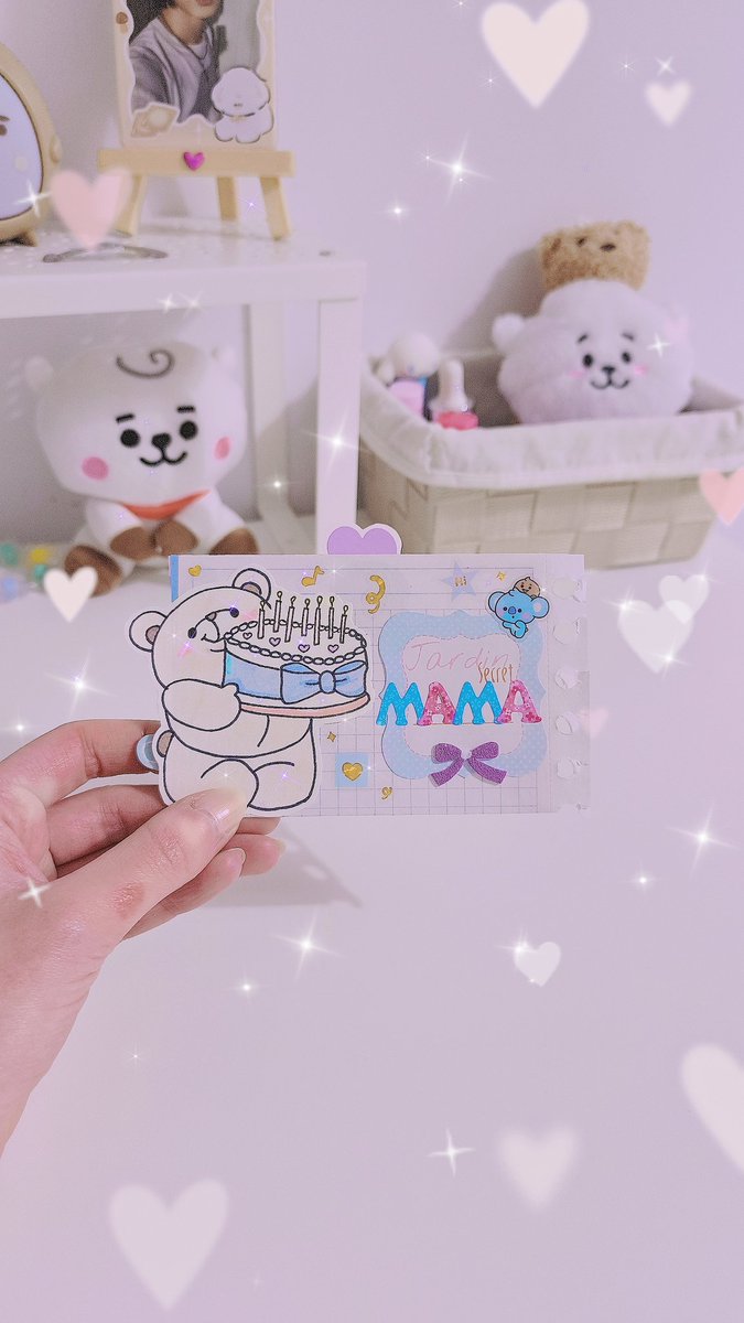 bbxie's tweet image. Crafting some little things with love for my mami birthday tomorrow🩷𐔌՞ ܸ.ˬ.ܸ՞𐦯 ₊˚⊹ ᰔ

#Journal #kpopjournal
 #BTS_ARIRANG #BTS 
#Kawaii #cute 🌷