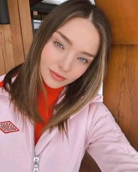 mirandakerr08's tweet photo. Heyyy y’all my lovely and caring fans all over the world 😘
This my private account I will be receiving messages here since my management team do manage my main account feel free to write me here I will make sure I get back to you all 😘#mirandakerr #usa #australia #german https://t.co/z0ffKTSMVb