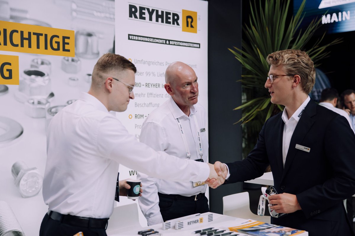 Sustainabil_Sum's tweet photo. Der Sustainability Summit 2025 versammelte wieder Experten aus dem Nachhaltigkeitsbereich, welche über die Herausforderungen der Branche diskutiert, ihre neuesten Produkte präsentiert und sich untereinander vernetzt haben. 🤝🚀

#SustainabilitySummit2025 #Nachhaltigkeit https://t.co/KKdjxbGVsF