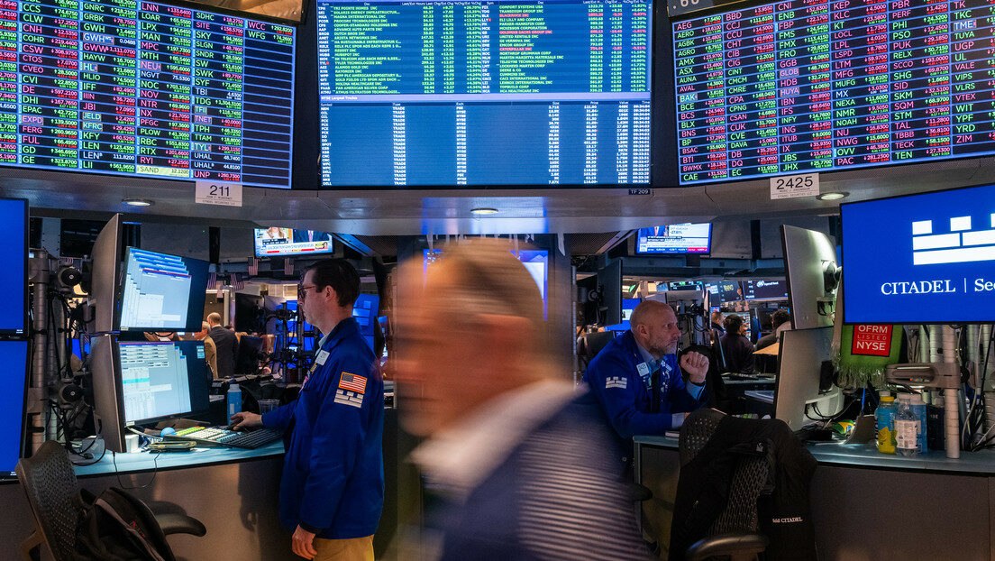 📉💥 Wall Street tiembla mientras Oriente Medio arde: el Dow Jones pierde 543 puntos, el Nasdaq cae 1,5% y el petróleo se dispara un 7%. El imperio siembra guerras, pero sus bolsillos sangran.

#bbvipal5 #bbvipks4 #Iran #ปอนด์ภูวินทร์