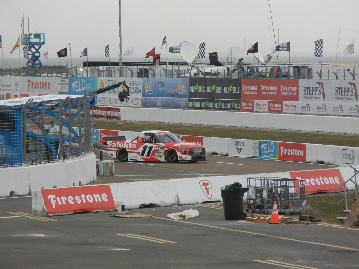 USF St. Petersburg tweet media