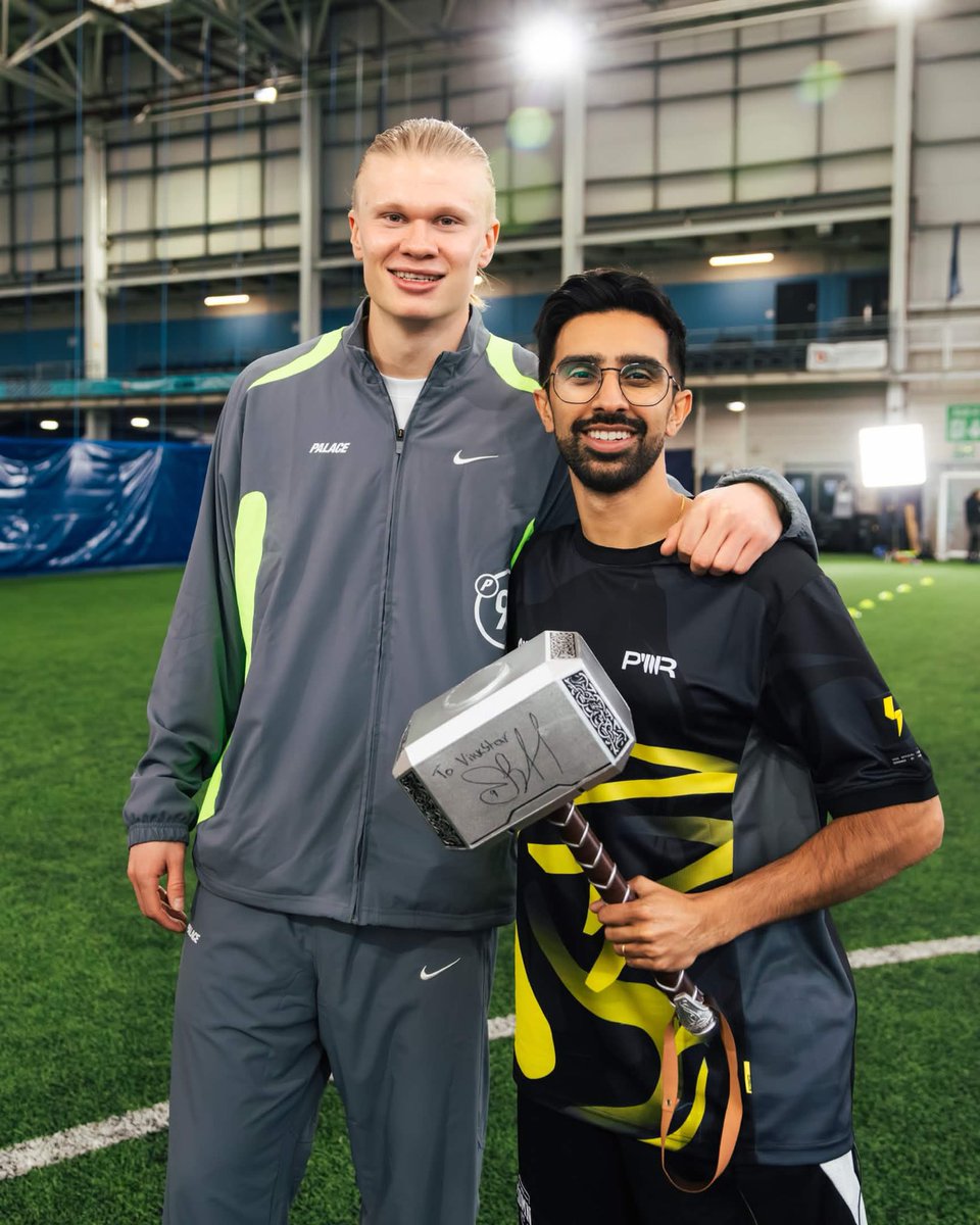 Vikkstar ★ tweet media