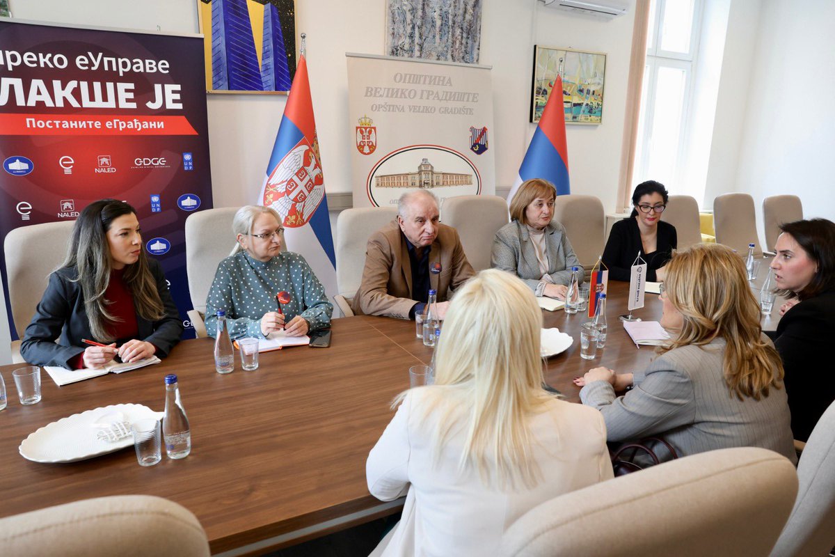 kancelarijaITE's tweet photo. Дан еУправе одржан је данас у општини Велико Градиште у оквиру пројекта „еУправа за све“, са циљем да се грађанима приближе могућности и предности коришћења електронских услуга.

@UNDPSerbia @MDULS #NALED 

➡️https://t.co/PCyJvljLrZ https://t.co/zOc7kYTp4k