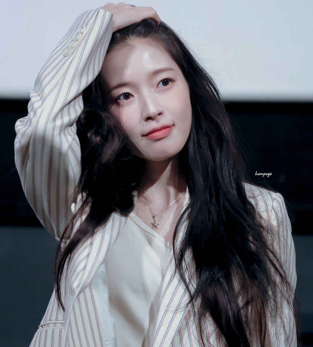 healingsuam1028's tweet photo. 260302 
영화 #매드댄스오피스 무대인사

💁‍♀️

#아린 #오마이걸 https://t.co/k2lWCR63ns
