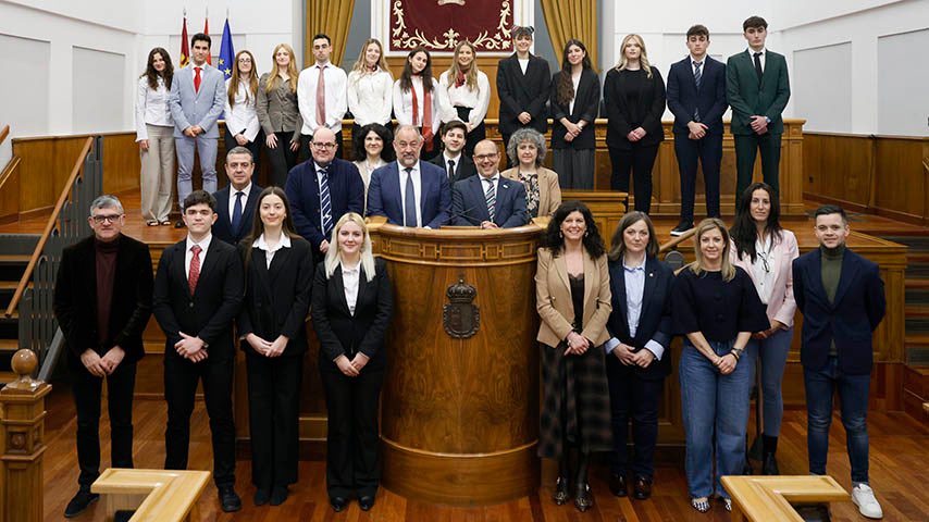 El equipo de Ciudad Real representará a la UCLM en la final de la Liga de Debate Universitario del G-9, que se disputará en Zaragoza del 11 al 13 de marzo.
uclm.es/noticias/notic…