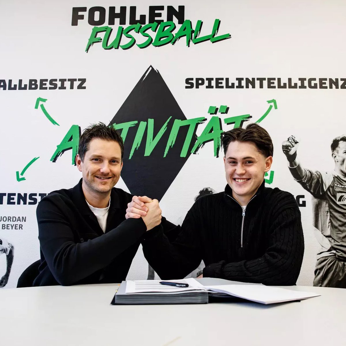 Marcello Trippel (18) hat einen Profivertrag bis 2029 unterschrieben. Der Torhüter absolvierte bisher 19 Spiele für die U19 und 27 Spiele für die U17 der Borussia🐎