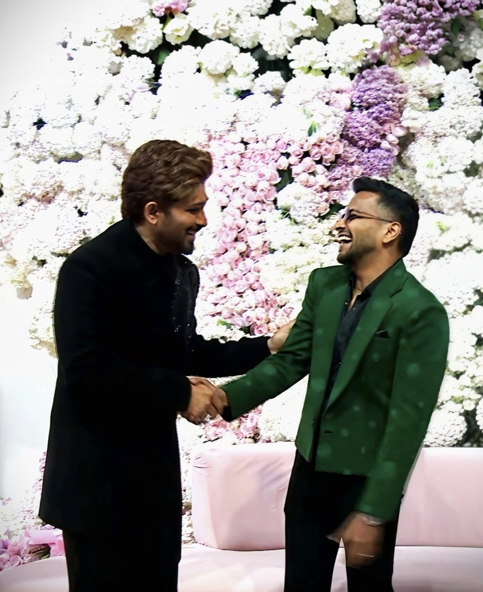 ManiBunnyFan's tweet photo. Basilllluuu ❤️😘😘😘
#AA24 ? 👀 https://t.co/qQbLled7JR