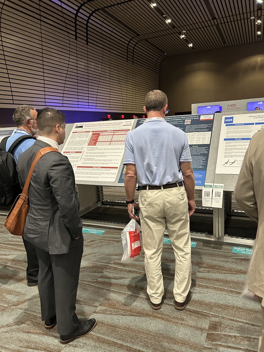 会場はやはり広いですね
朝からいい運動になります
後輩のポスターに人が集まっていて嬉しい限りです

#AAOS2026