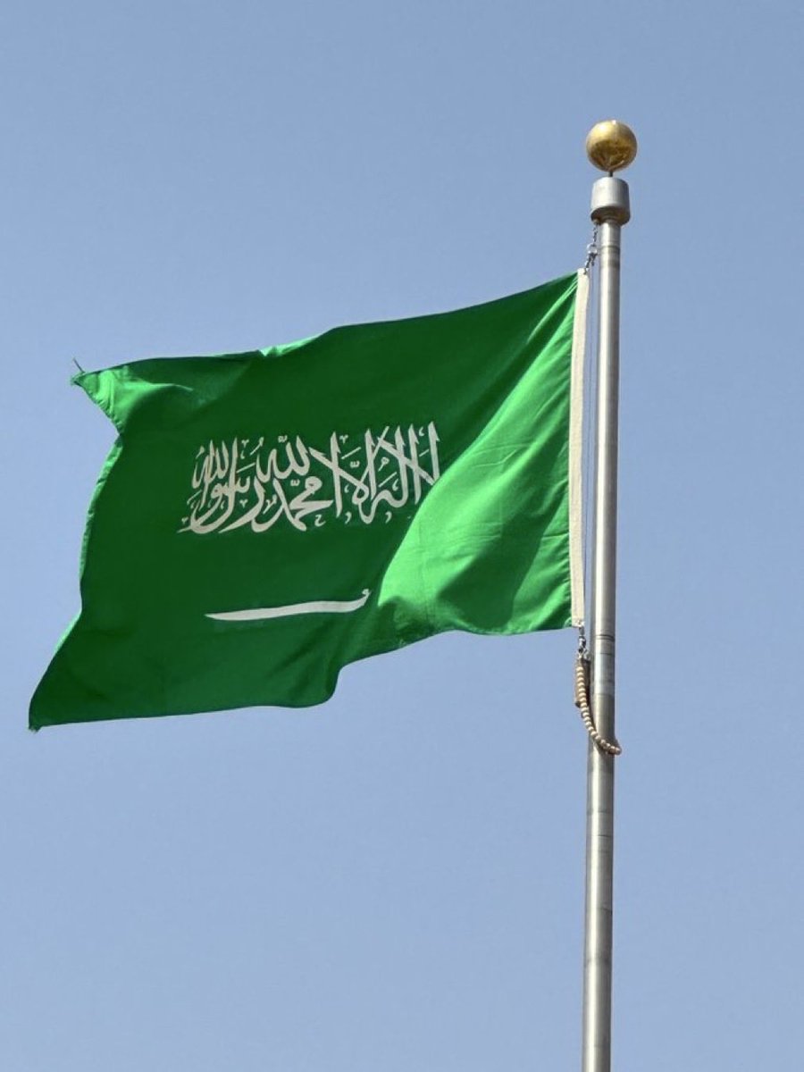 A65899794's tweet photo. اللهم احفظ خادم الحرمين الشريفين الملك سلمان بن عبدالعزيز وولي عهده الامين الأمير محمد بن سلمان وايدهما بتاييدك ومتعهما بالصحة والعافية والرأي السديد....يارب العالمين https://t.co/m90LMUbojv