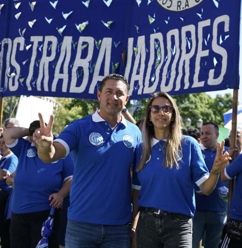 Hoy Comercio estuvo en Tribunales con la <a href="/cgtoficialok/">CGT</a> 

Porque mientras algunos votan ajuste en el Congreso, nosotros defendemos derechos en la calle y en la Justicia.

El 94% de los despidos son de comercio y servicios…
y encima nos quieren flexibilizar.

La reforma es