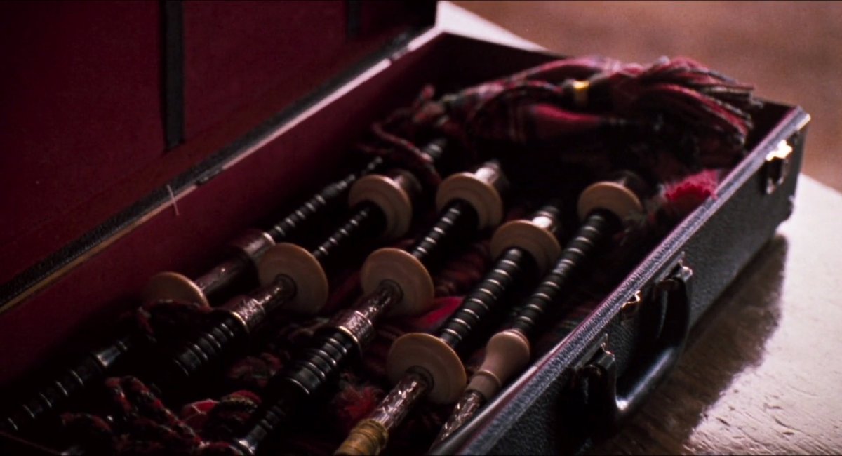 poetsbutdead's tweet photo. movie so iconic you dont even need to see faces to know what it is https://t.co/aFGJcu7Y62