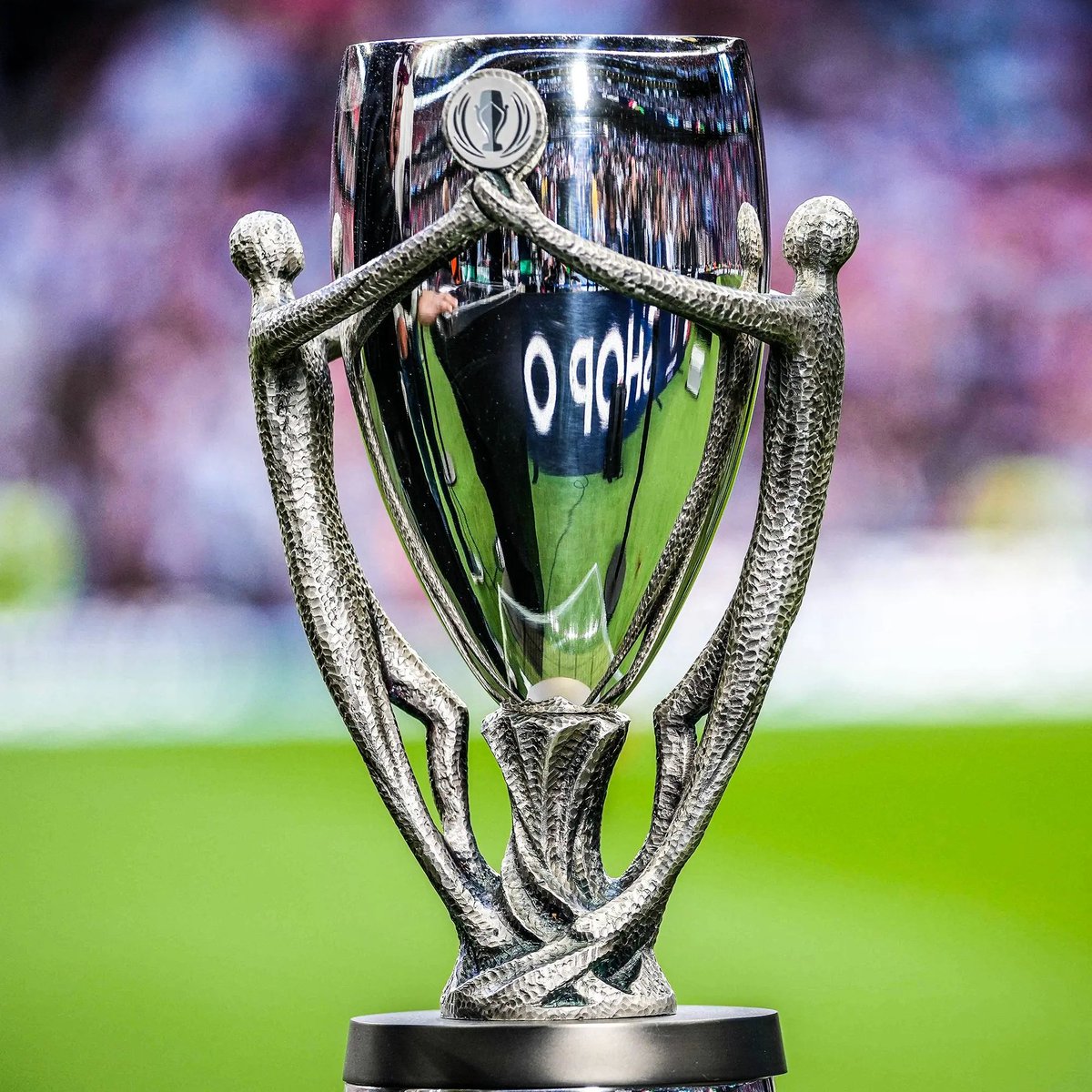 centregoals's tweet photo. 🚨🚨| BREAKING: London, Madrid, Paris, Rome and Miami have been mentioned as possible hosts for the Finalissima. 🇪🇸⚔️🇦🇷

Negotiations are ongoing at the highest level. It cannot be postponed due to the upcoming World Cup, so it is now a matter of logistics.

[@RNEdeportes] https://t.co/jbsIfLo67V