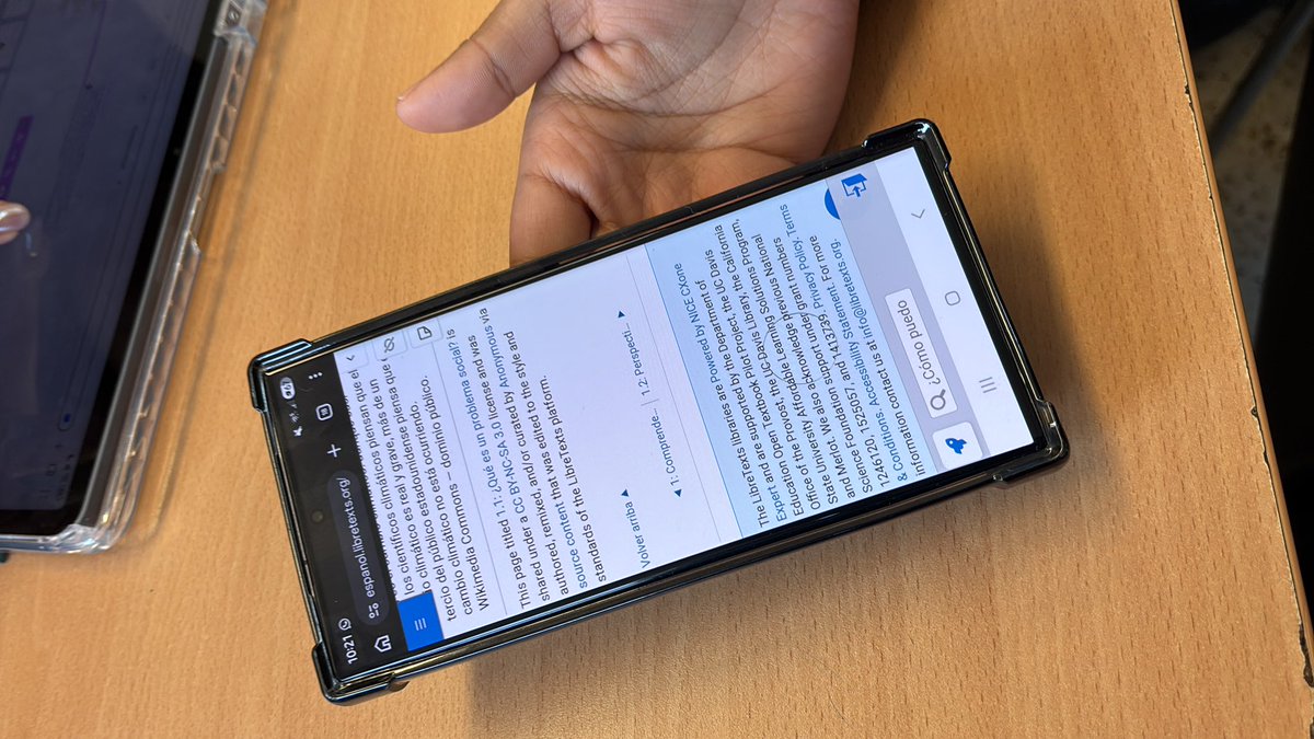 HugoJair25's tweet photo. #amolaclase26 se realiza la lectura para una mejor comprensión de que es una problemática social https://t.co/nuswYGbDRl
