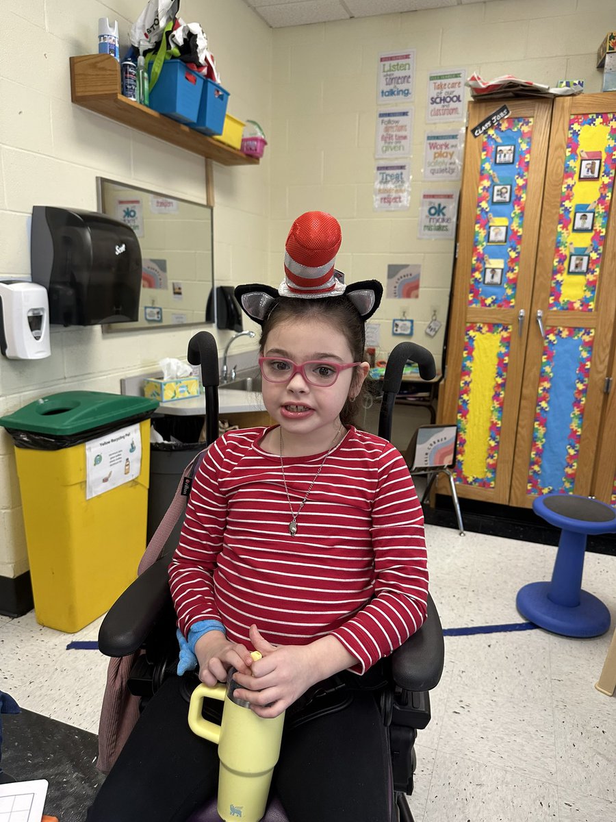 MissRugolo's tweet photo. Happy Birthday Dr. Seuss! https://t.co/GCjjy04jcK