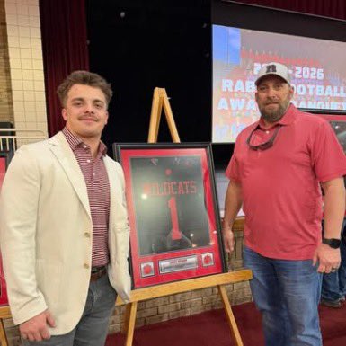Riverevans78's tweet photo. What an exciting weekend! Got to celebrate my Fathers Birthday, get some reps in, and enjoy my brother last banquet.  @NationalsBatts @T_Batts3 @BSherSB @los_stuff @IHartFastpitch @ExtraInningSB @Softball_Home https://t.co/JaZ1D1v6ot
