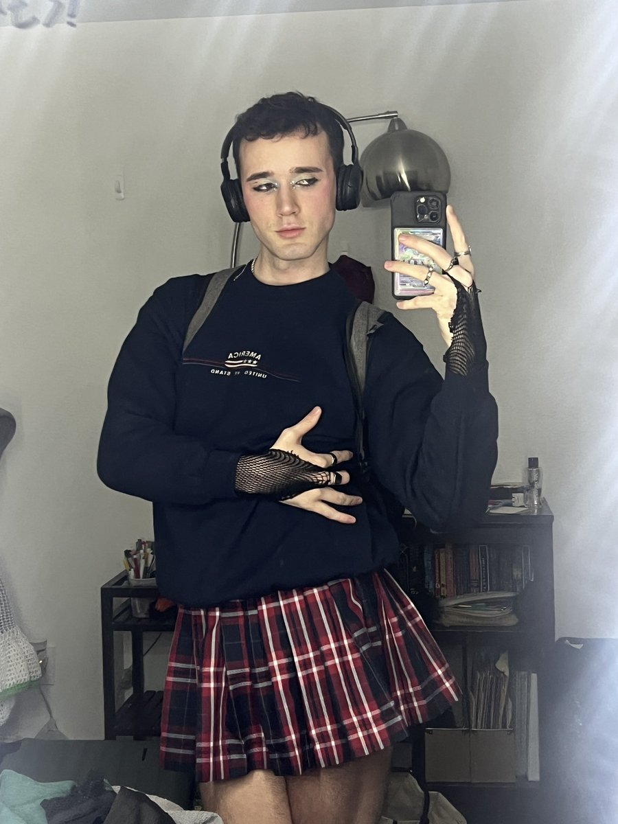 The Crimson Chin tweet media