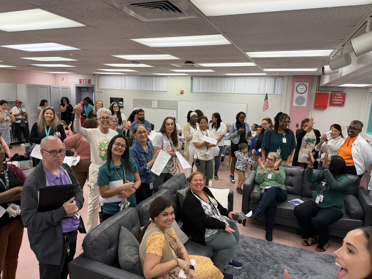 Mrs_Jimenez_BHE's tweet photo. Today, we surprised our teachers and staff with BHE’s Serenity Suite. A calm, welcoming space designed for them to take a break, breathe, and recharge.
Our teachers and staff give so much of themselves to our students every single day. They truly deserve this and so much more.🐾 https://t.co/7u3aZc0qJL