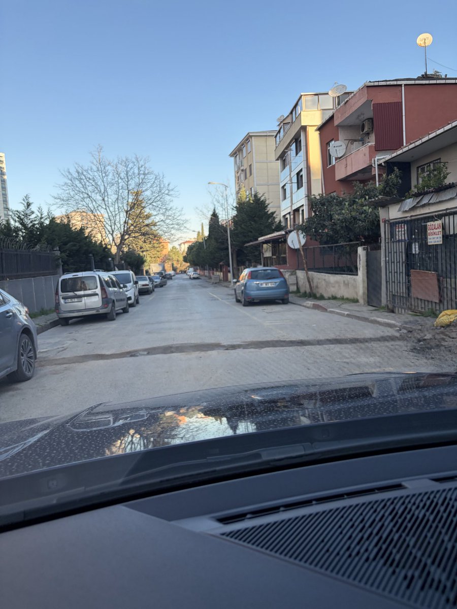 canborga's tweet photo. @gokhanyukselist @kartalbld Bu duyarsız inşaatlara kesin cezayı asfalt yapın lütfen. https://t.co/Is6072X7AN