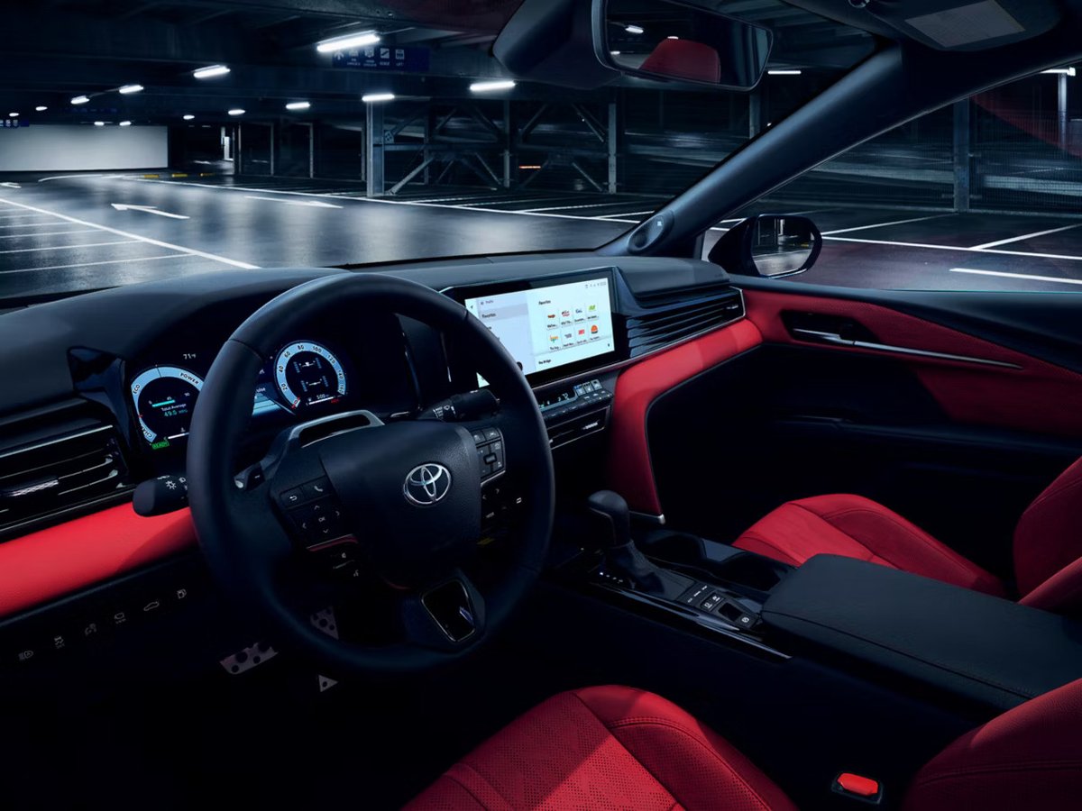 ⚠️ Maintenance Monday reminder: Don't wait for warning lights! Check oil, tires, and brakes to keep your Toyota running smoothly around Houston. Need service? Schedule here: 1l.ink/2TS37Z2 #Houston #ToyotaService #CarMaintenance 🔧