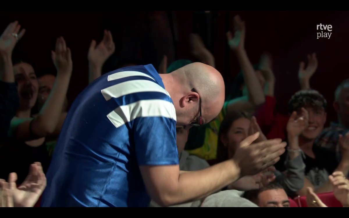 ¡Hey <a href="/thedavidseaman/">David Seaman MBE ~ SafeHands</a> you're in <a href="/rtve/">RTVE</a> in #Larevuelta !