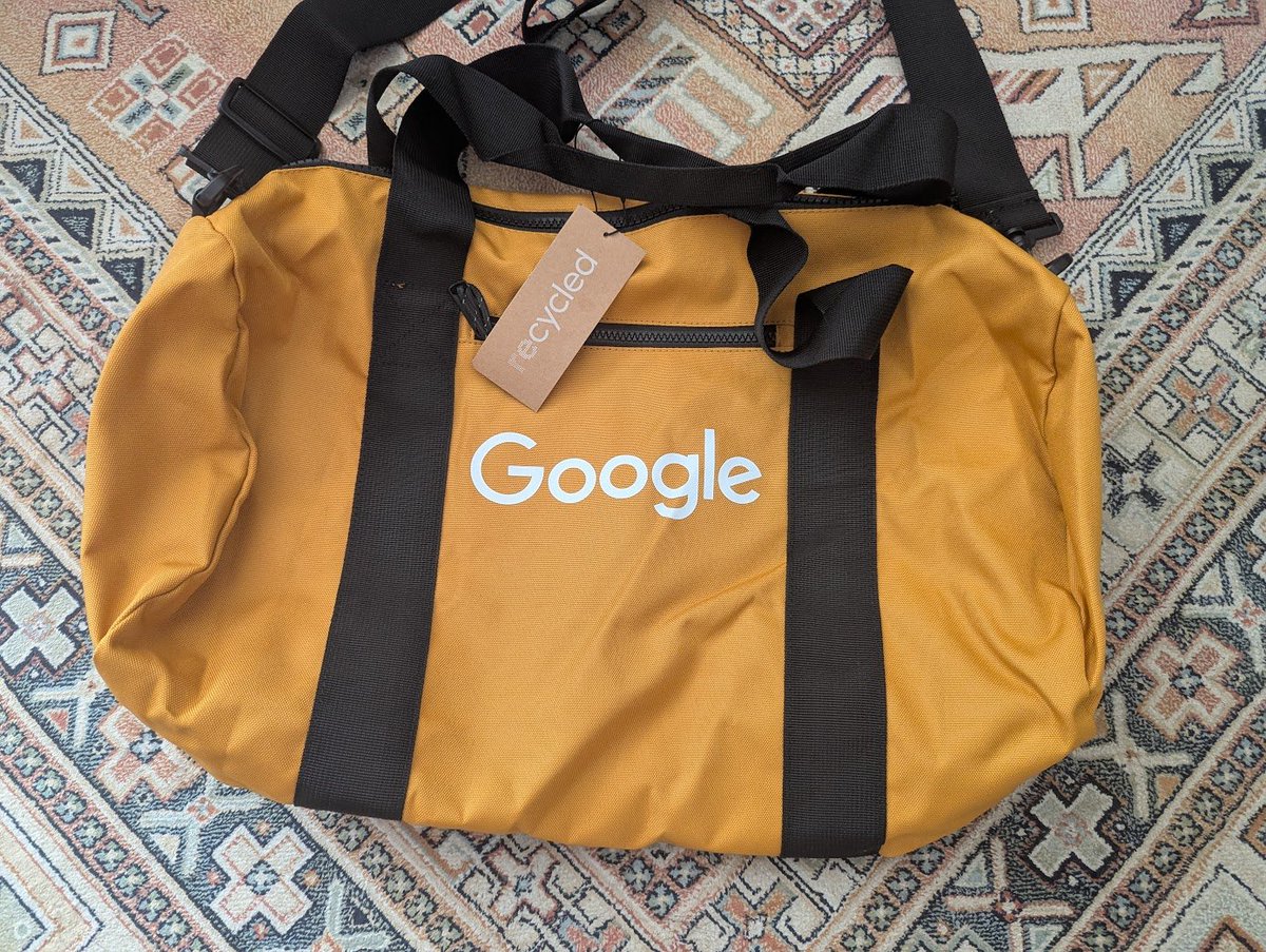 William_SEOPro's tweet photo. Proud to annouce I was awarded top contributor in the @GoogleMyBiz Help Community for Jan 2026. Big thank you to the @GooglePEProgram for the gift! https://t.co/HiEAZb727z