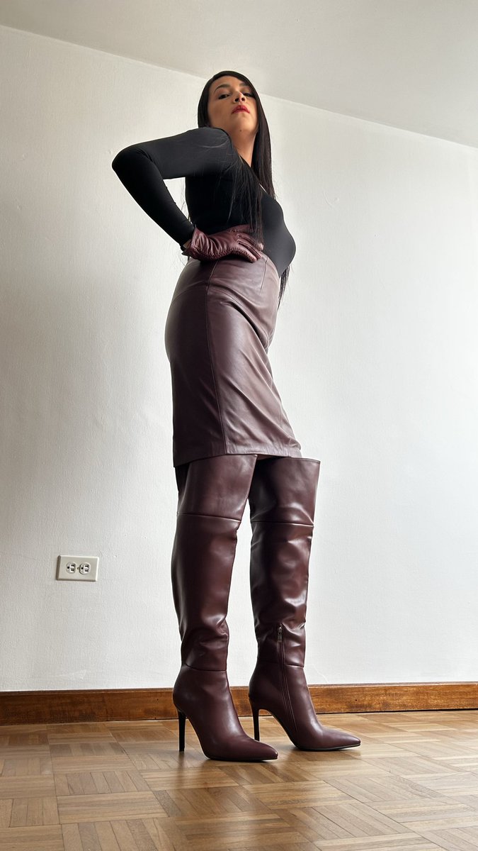 BootGoddessesPR's tweet photo. Follow boot Goddess @KahinaGoddes https://t.co/42KfHCQxk9