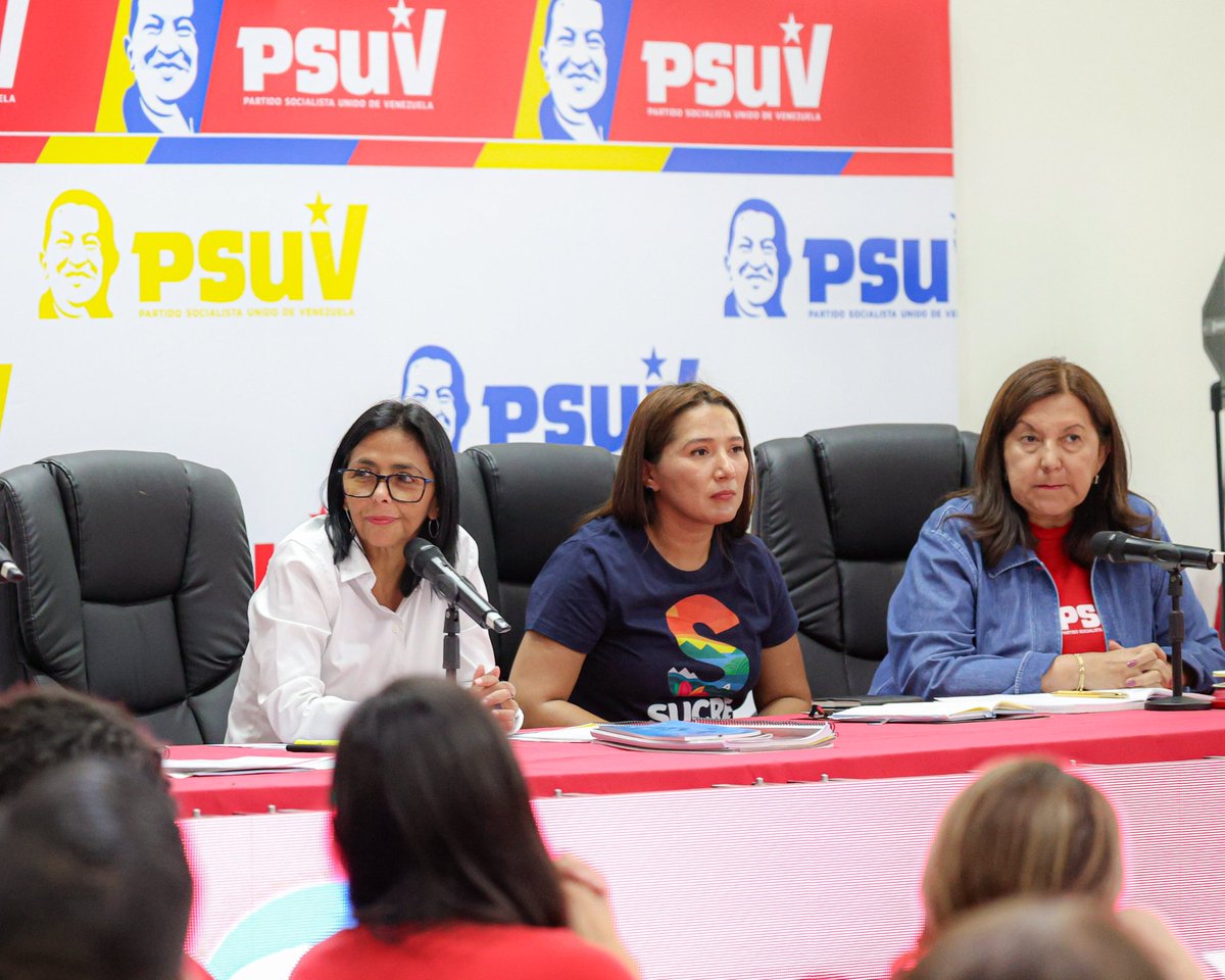 JenniferBa30059's tweet photo. || Así se desarrolla el encuentro de la presidenta Encargada, Delcy Rodríguez, con miembros de la Dirección Nacional del Partido Socialista Unido de Venezuela (PSUV) https://t.co/Hqd6xz8Ou5