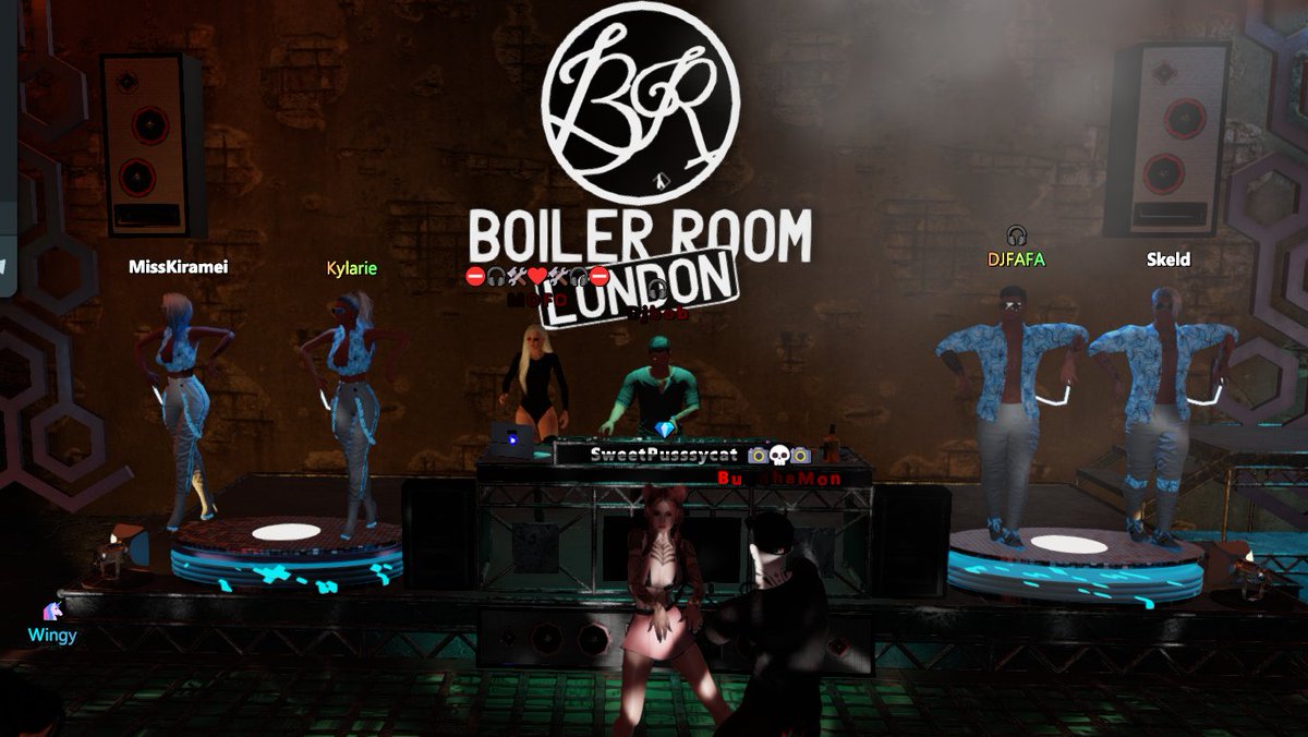 QueenLovesiKing's tweet photo. party rock... with my man spinning live....DJ BOB!
#technohouse #livedj #3dXChat #3dxchatlife #thisisnotacringe https://t.co/ufMMjDsbX1