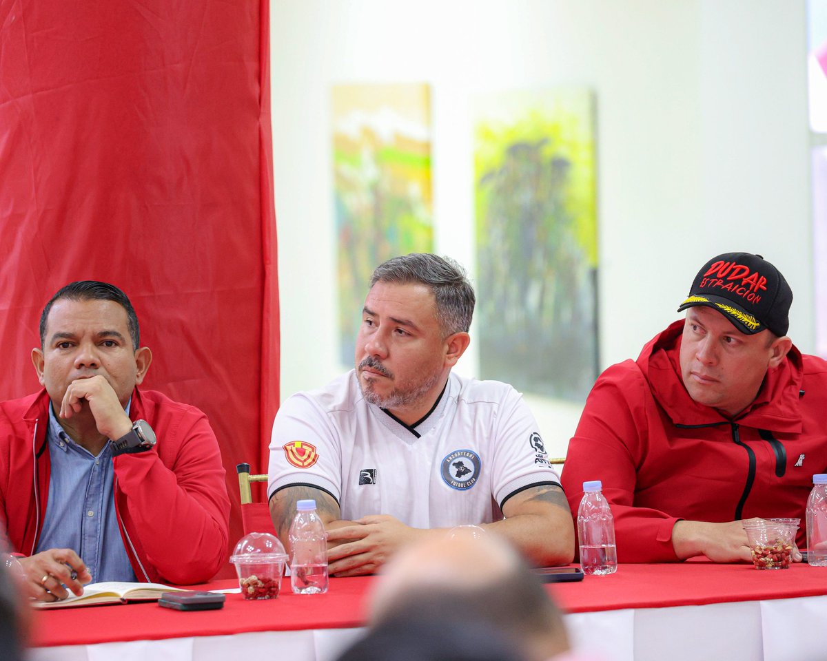 YediChávez tweet media