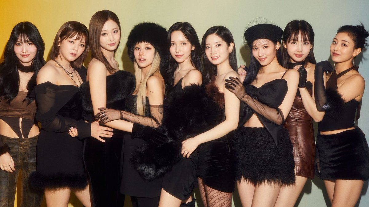 TheePopCore's tweet photo. 3 years ago today, TWICE received the “Breakthrough Artist Award” at the Billboard Women in Music.

— They made history as the first Asian group and first K-pop Act ever to be honored at the ceremony. https://t.co/y6D9gp2D9w