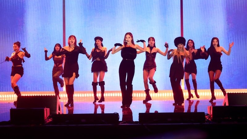 3 years ago today, TWICE received the “Breakthrough Artist Award” at the Billboard Women in Music.

— They made history as the first Asian group and first K-pop Act ever to be honored at the ceremony.