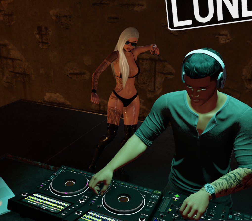QueenLovesiKing's tweet photo. party rock... with my man spinning live....DJ BOB!
#technohouse #livedj #3dXChat #3dxchatlife #thisisnotacringe https://t.co/ufMMjDsbX1
