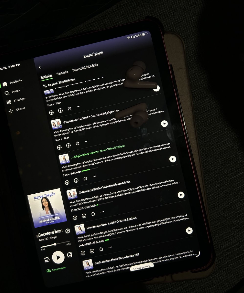 “Bazı acılar, gitmeye zaten hazırlanmış bir misafiri sohbet açarak kapının önünde tutmaya benzer.”