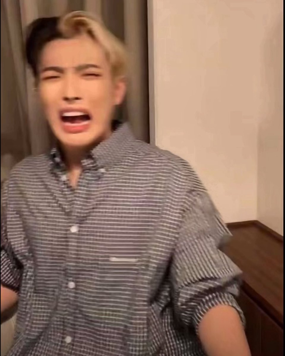 ❤️phoebe💫 is wide awake before i fall tweet media