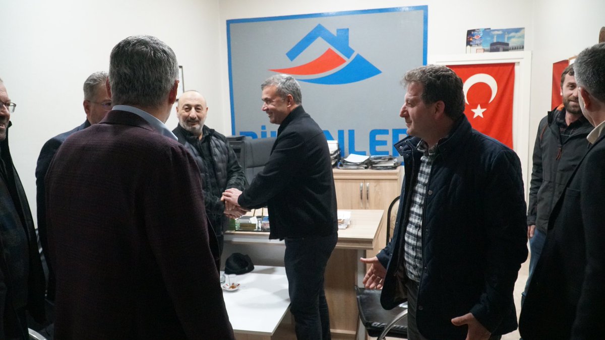 yunustever's tweet photo. Önceki Dönem Geyve İlçe Yönetim Kurulu Üyemiz Muhammet Nail Bilgin’i işyerinde ziyaret ettik.

Misafirperverliği ve ilgisi için kendisine teşekkür ediyor, işlerinde kolaylıklar diliyorum. https://t.co/TgCFzpfxvj