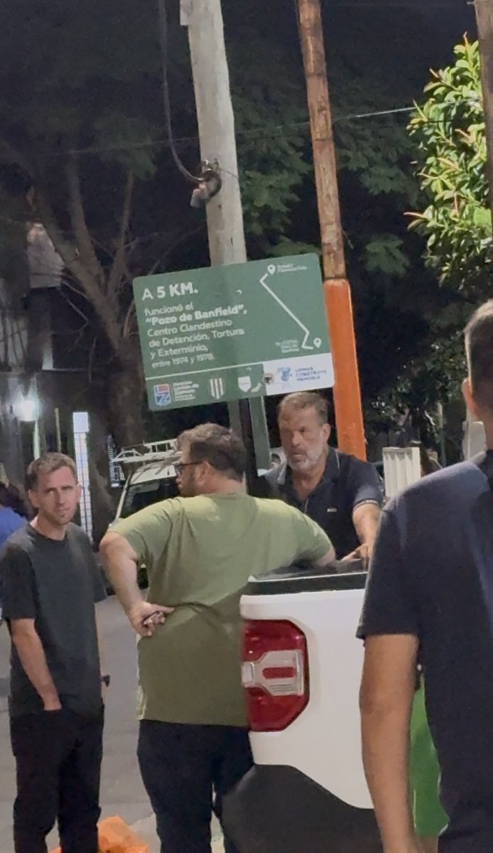 Gracias a este hijo de remil putas de ConSINA Newells con Ignacio Boero no trajo un 10, el chino atencio se moría por venir pero estos viejos meados que no saben de fútbol reaccionan siempre tarde ( lo peor que con el mercado casi cerrado van a ir a buscar un armador ).