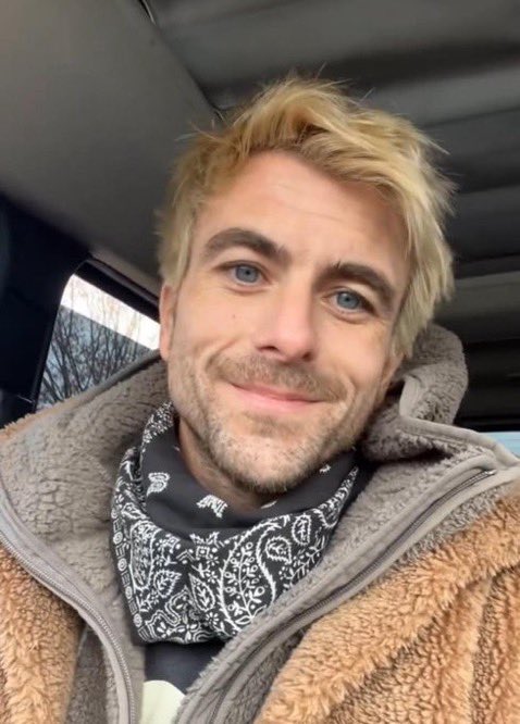 never seen them in the same room btw